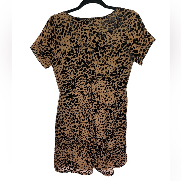 NWOT Short Sleeve Leopard Mini Dress Size M - Picture 5 of 6